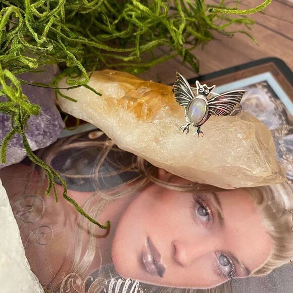 Solid Sterling Silver Rainbow Moonstone Bat Ring Size 6 - Picture 1 of 9